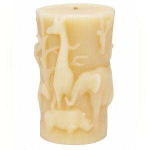 Elegant Wildlife Design Cream Candle